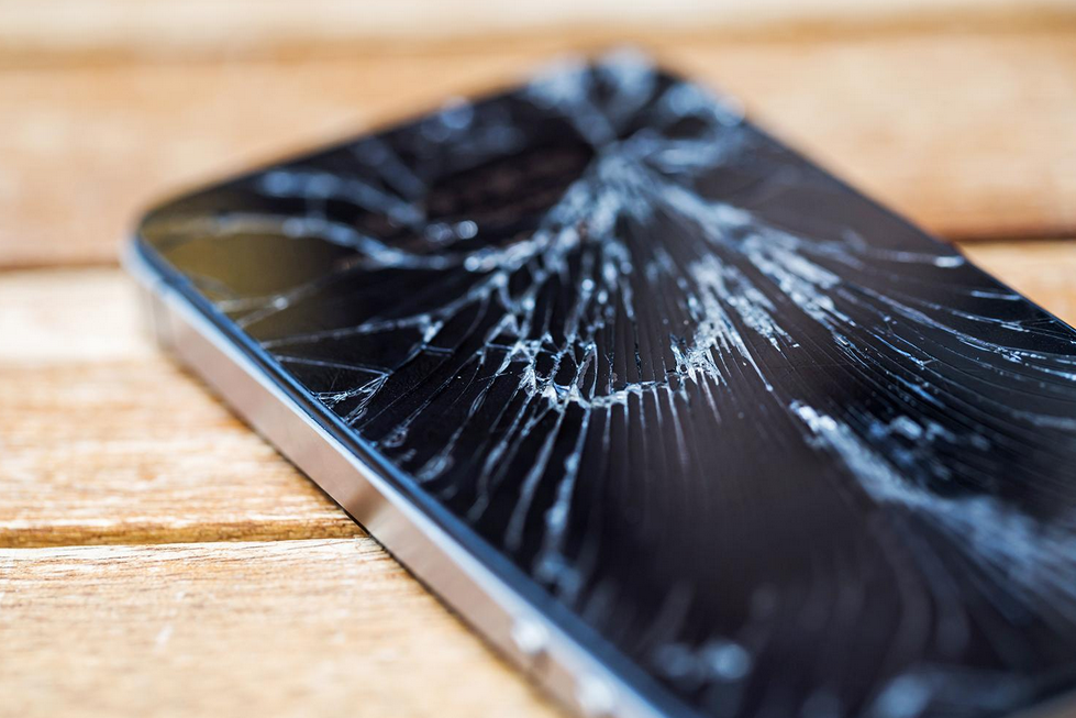 smartphone-rotto-riparazione